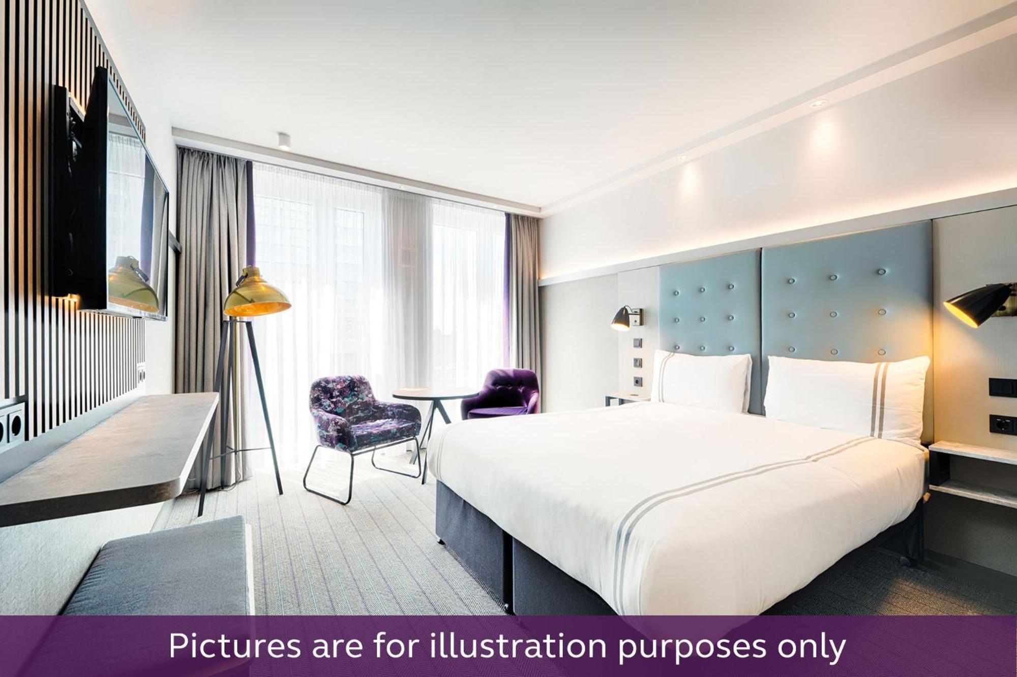 Premier Inn Stuttgart Bad Cannstatt الغرفة الصورة